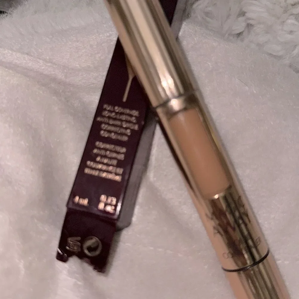 NIB 33.00 CHARLOTTE TILBURY MAGIC AWAY LIQUID CONCEALER AND HIGHLIGHTER